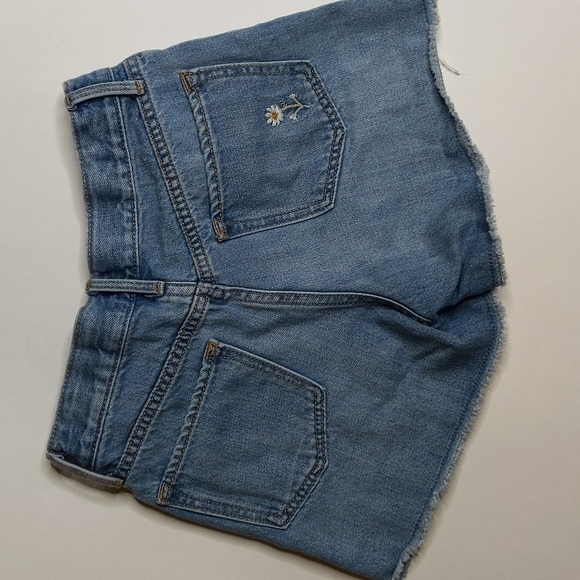 Old Navy High Waisted Distressed Jean Shorts 10 - Picture 3 of 10